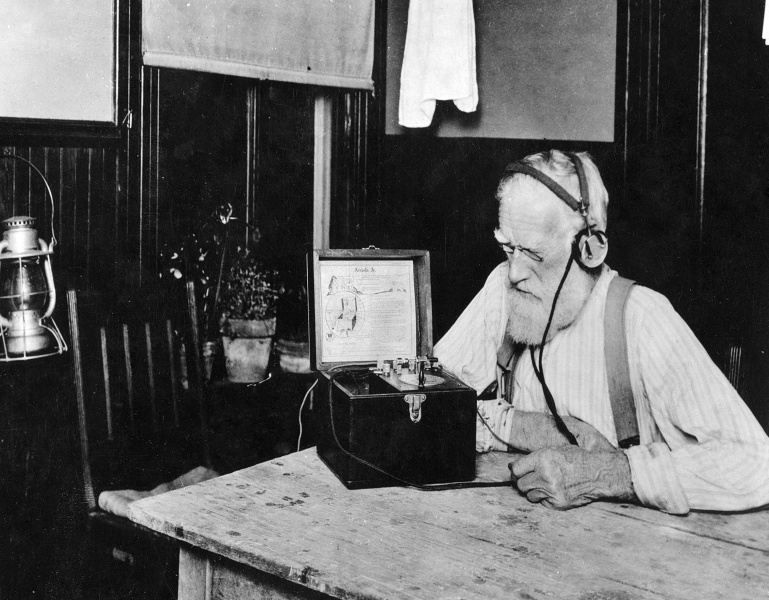 Vaizdas:Detektorinis-radijas-1922.jpg