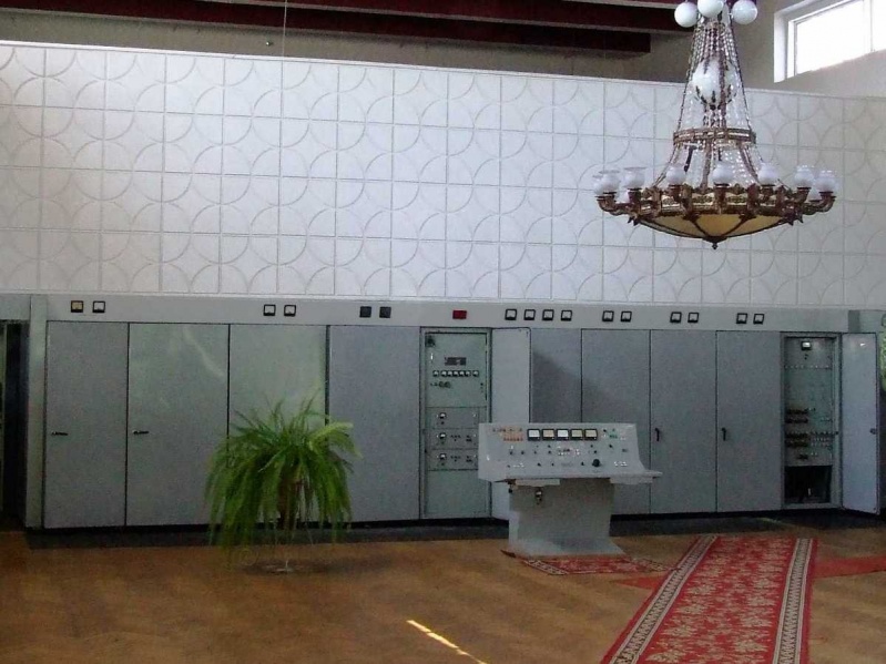 Vaizdas:Sitkunai radijo stotis 2006 siustuvas.jpg